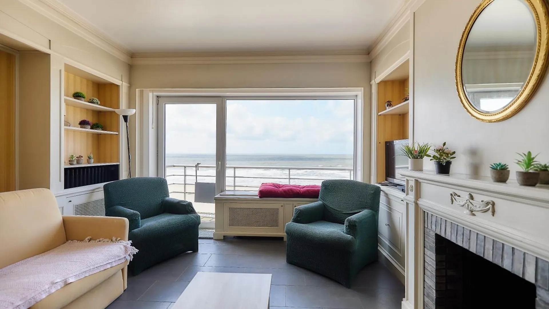 Longchamp Apartment Ostend